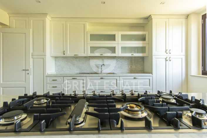 Image No.40-12 Bed Country House for sale