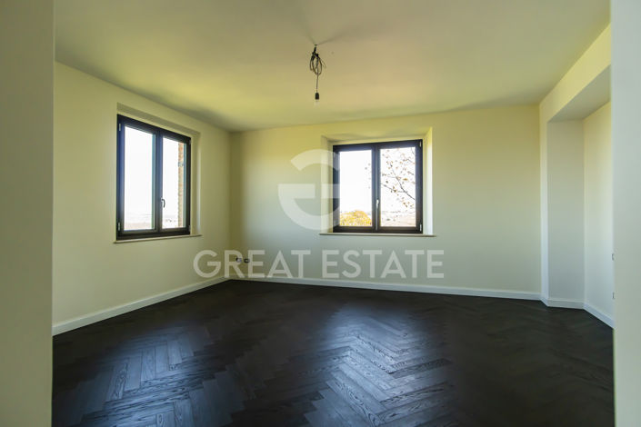 Image No.47-12 Bed Country House for sale