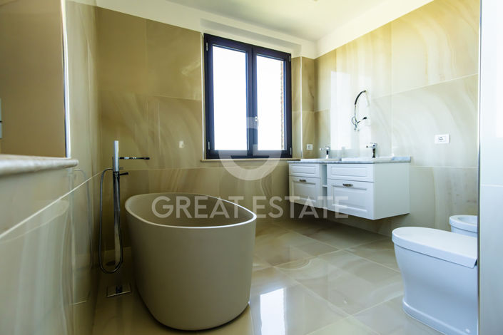 Image No.55-12 Bed Country House for sale