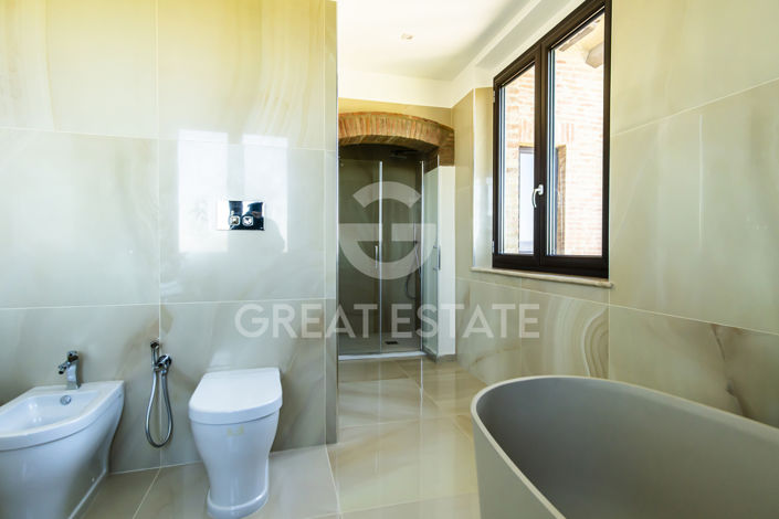 Image No.56-12 Bed Country House for sale