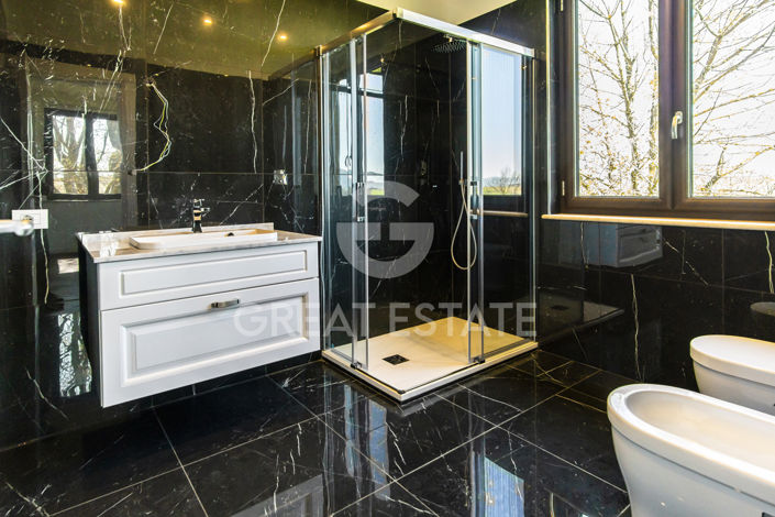 Image No.57-12 Bed Country House for sale