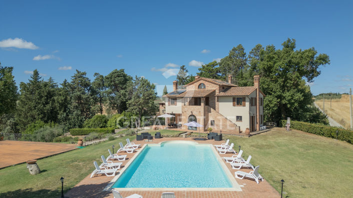 Image No.1-Maison de campagne de 5 chambres à vendre à Castiglione del Lago