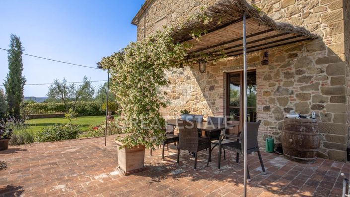 Image No.17-5 Bed Country House for sale