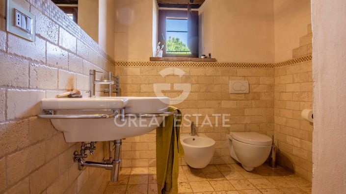 Image No.40-5 Bed Country House for sale