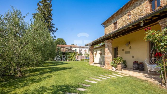 Image No.8-5 Bed Country House for sale