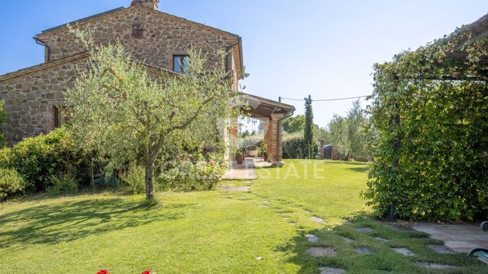 Image No.10-5 Bed Country House for sale