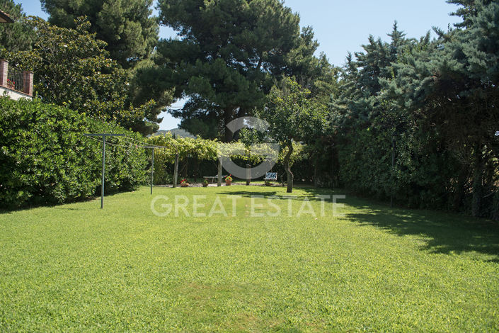 Image No.12-9 Bed Country House for sale