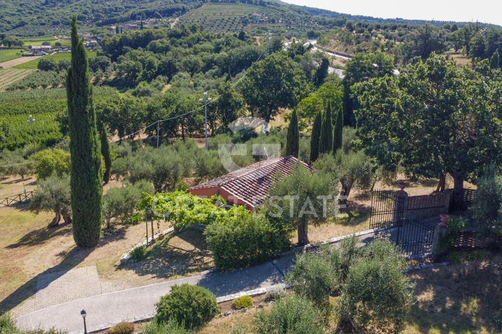 Image No.8-Maison de campagne de 3 chambres à vendre à Pérouse