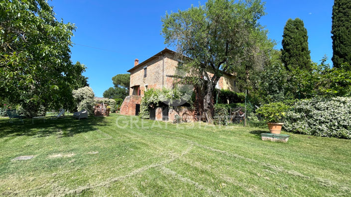 Image No.19-Maison de campagne de 7 chambres à vendre à Montepulciano