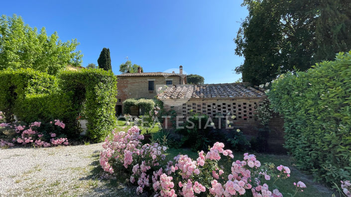 Image No.25-Maison de campagne de 7 chambres à vendre à Montepulciano