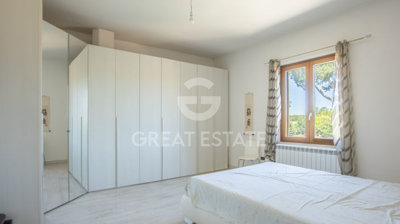 vendesi-villa-plurifamiliare-in-umbria-perugi