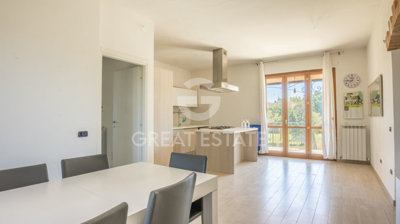 vendesi-villa-plurifamiliare-in-umbria-perugi