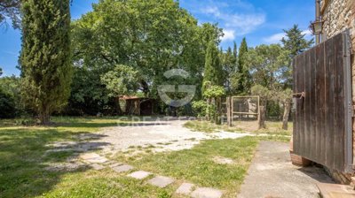 vendesi-rustico-casale-in-umbria-perugia-cast