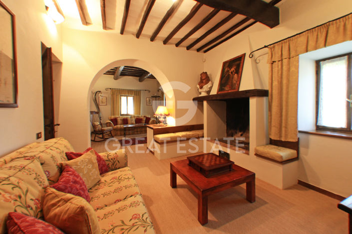 Image No.2-Maison de campagne de 5 chambres à vendre à Giove