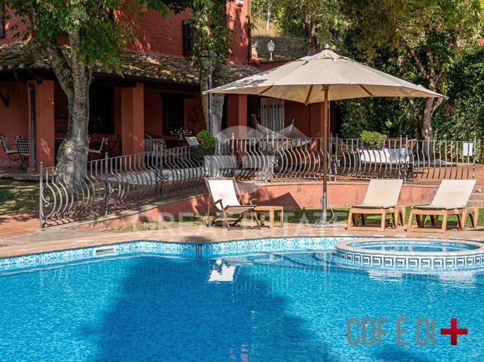 Image No.38-5 Bed Country House for sale