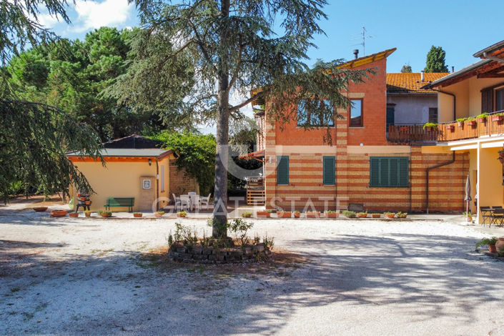 Image No.13-Maison de campagne de 8 chambres à vendre à Castiglione del Lago