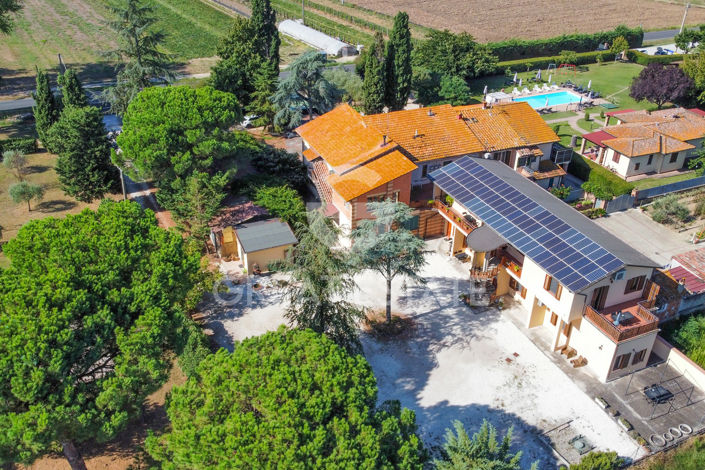 Image No.4-Maison de campagne de 8 chambres à vendre à Castiglione del Lago