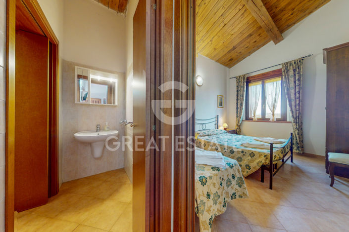 Image No.6-Maison de campagne de 8 chambres à vendre à Castiglione del Lago