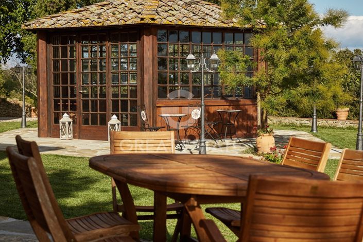 Image No.13-8 Bed Country House for sale