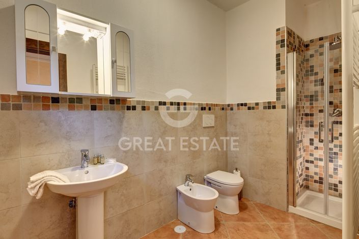 Image No.17-8 Bed Country House for sale