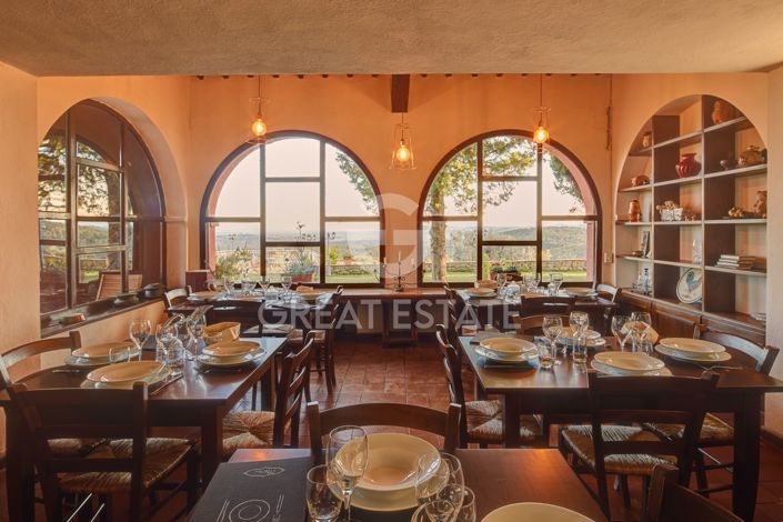 Image No.2-8 Bed Country House for sale