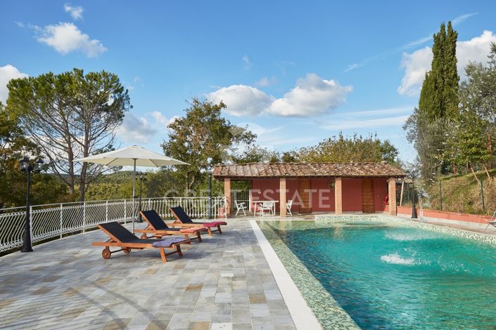 Image No.4-8 Bed Country House for sale