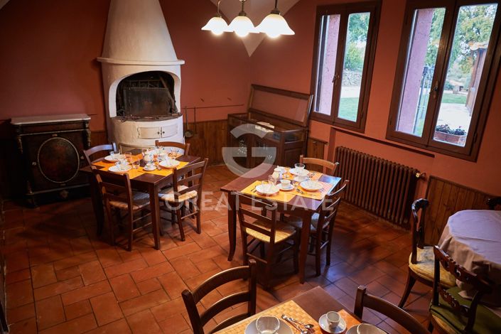 Image No.6-8 Bed Country House for sale