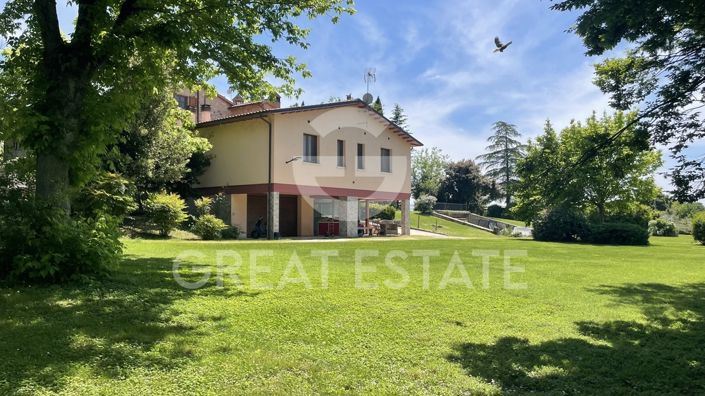 Image No.4-Maison de campagne de 7 chambres à vendre à Corciano