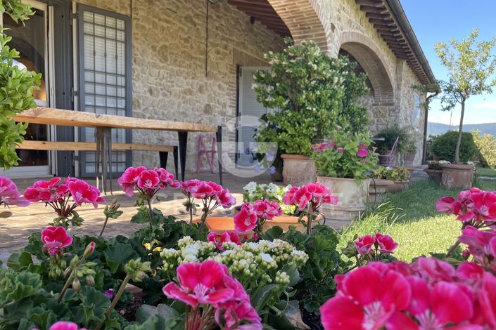 Image No.9-Maison de campagne de 8 chambres à vendre à Acquasparta