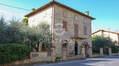 vendesi-rustico-casale-in-umbria-perugia-cast