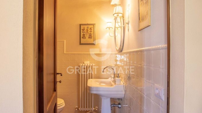 Image No.17-Maison de campagne de 2 chambres à vendre à Castiglione del Lago