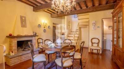 vendesi-rustico-casale-in-umbria-perugia-cast