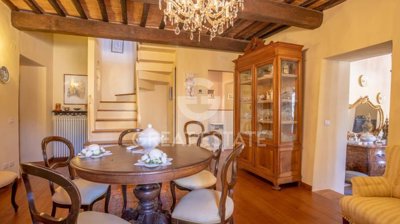vendesi-rustico-casale-in-umbria-perugia-cast