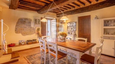 vendesi-rustico-casale-in-umbria-perugia-cast