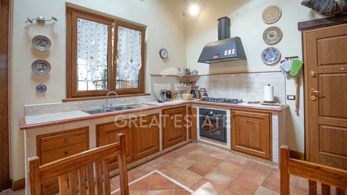 Image No.24-5 Bed Country House for sale