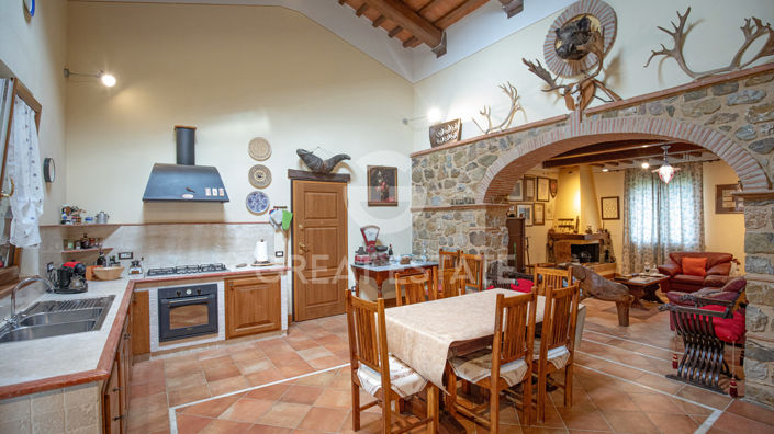 Image No.25-5 Bed Country House for sale
