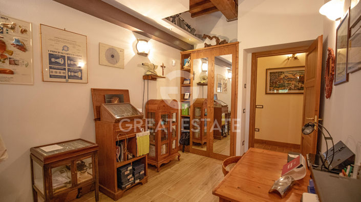 Image No.29-5 Bed Country House for sale