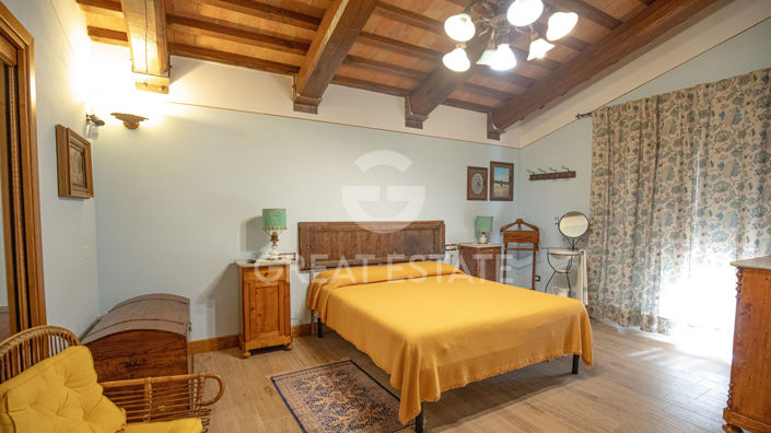 Image No.30-5 Bed Country House for sale