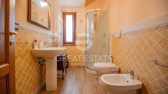 Image No.36-5 Bed Country House for sale