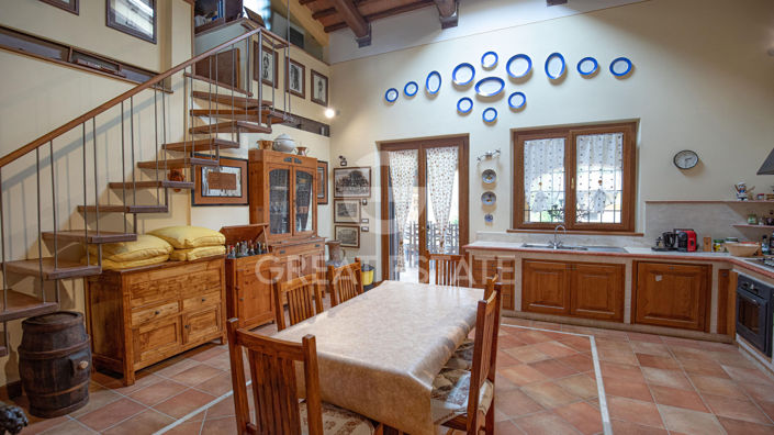 Image No.6-5 Bed Country House for sale