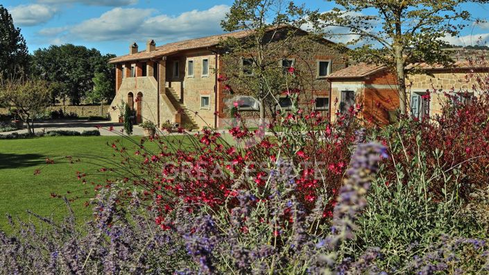 Image No.10-9 Bed Country House for sale