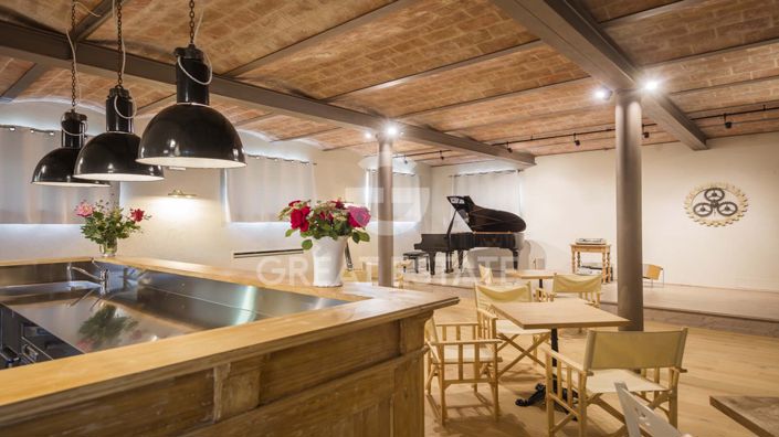 Image No.2-9 Bed Country House for sale