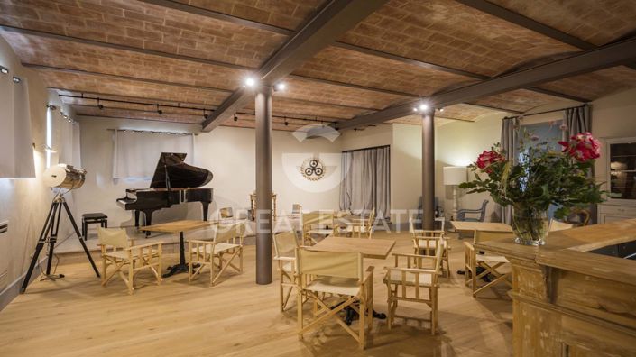 Image No.21-9 Bed Country House for sale