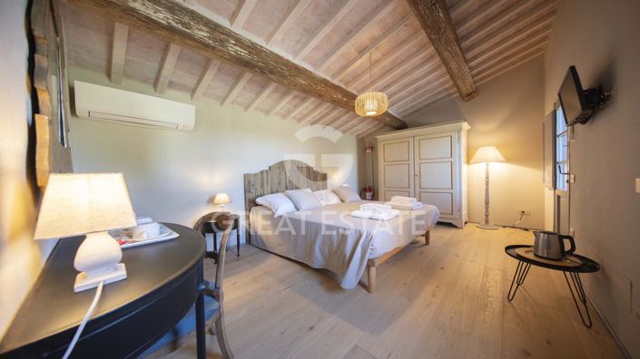 Image No.25-9 Bed Country House for sale