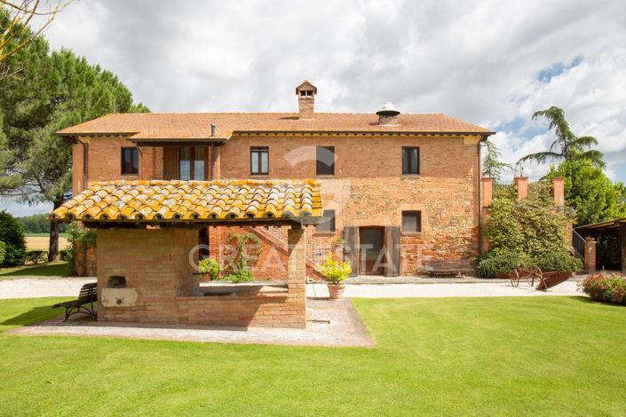 Image No.12-18 Bed Country House for sale