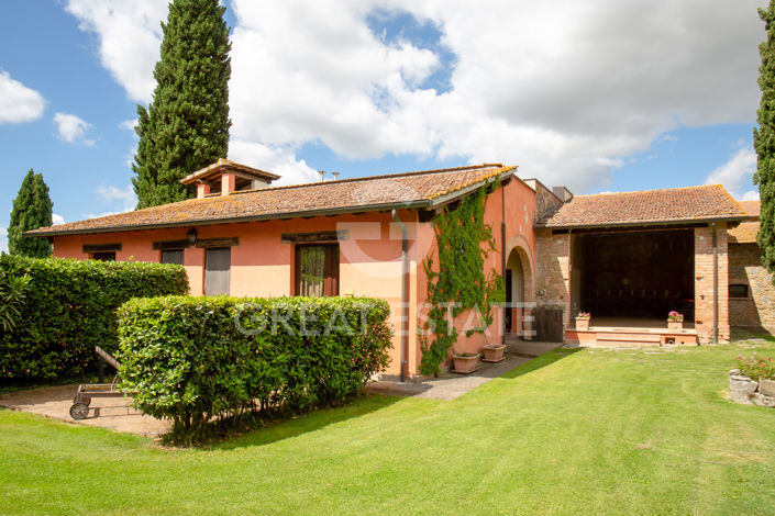 Image No.18-18 Bed Country House for sale