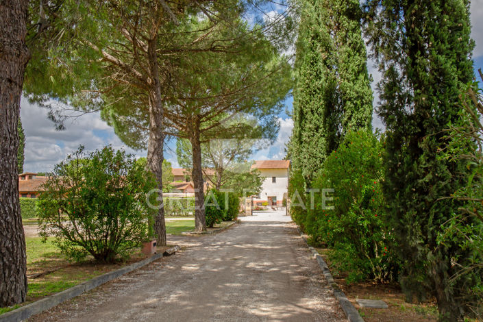 Image No.27-18 Bed Country House for sale