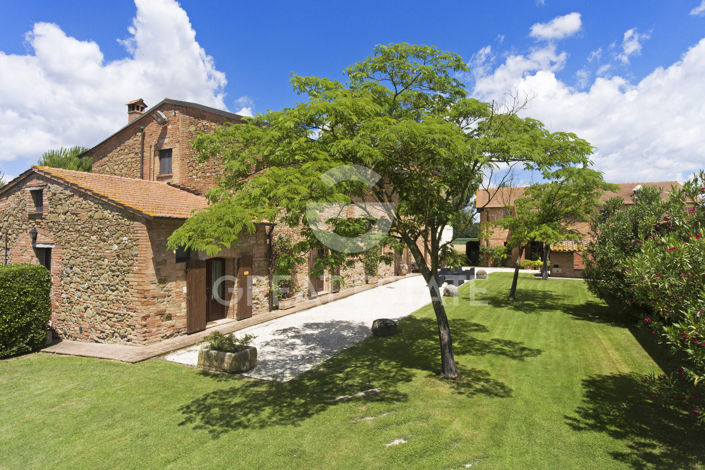 Image No.32-18 Bed Country House for sale