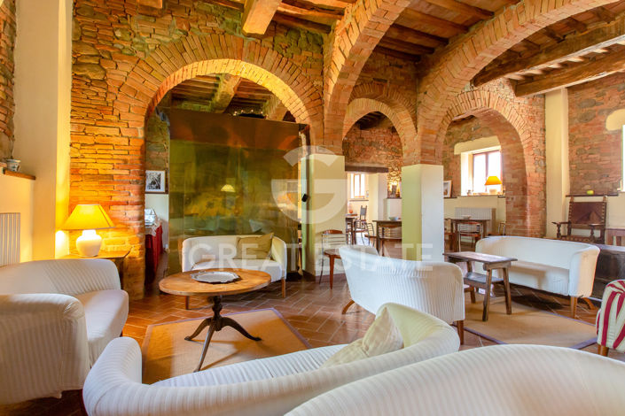 Image No.35-18 Bed Country House for sale