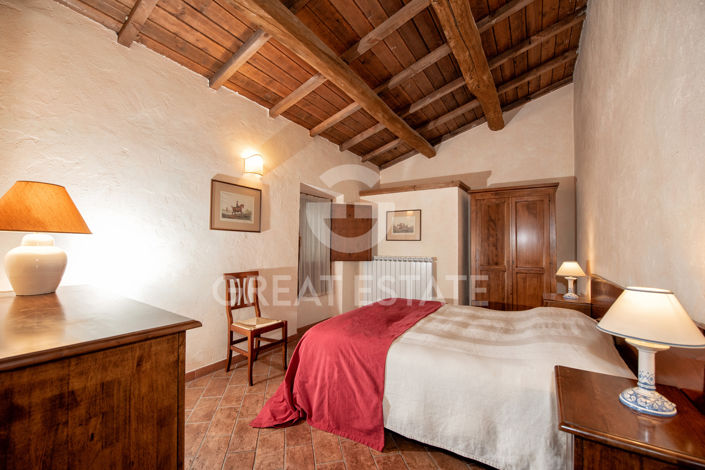 Image No.43-18 Bed Country House for sale